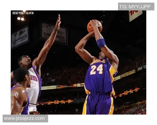 科比布莱恩特传奇生涯回顾与影响力分析:篮球之神的永恒印记 科比布莱恩特传奇生涯回顾与影响力分析:篮球之神的永恒印记